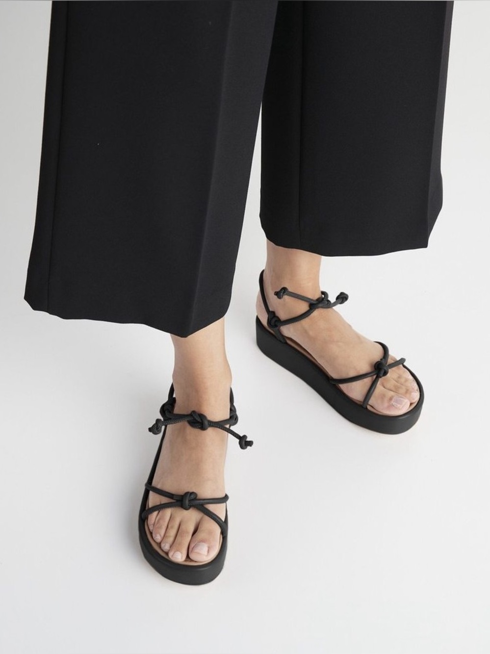 NWOT Flattered Black Platform Tie Sandals